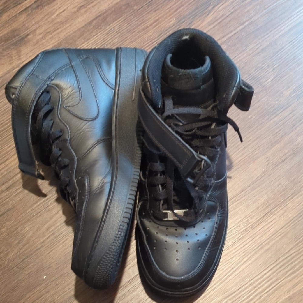 Men's Black High-Top Sneakers